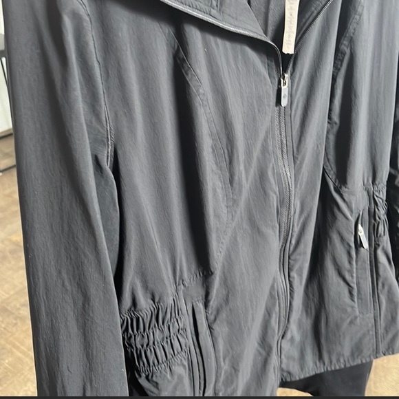 Lululemon | Jacket - Picture 4 of 4